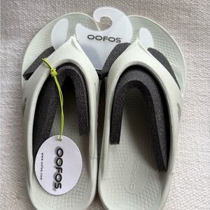 NWT cosmic grey flip flops